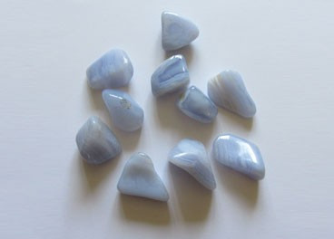 Calcedonia azul canto rodado (3-5g) (1 und.)